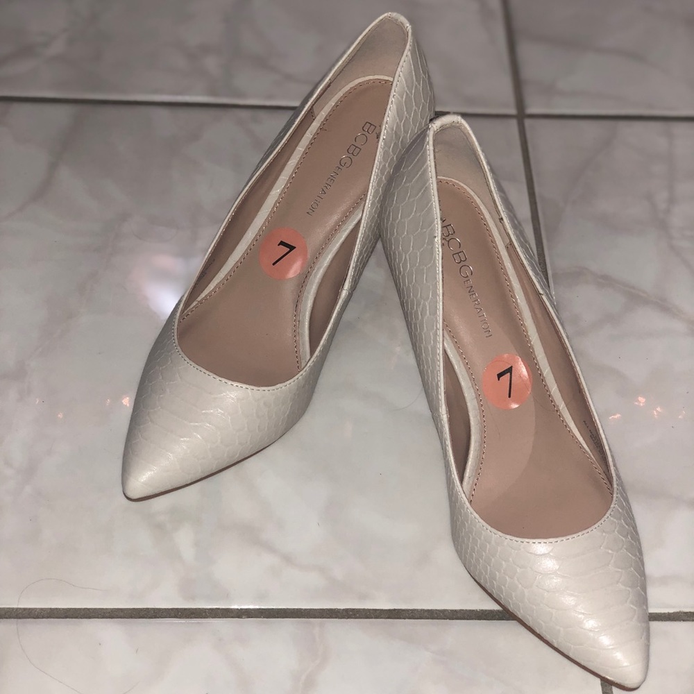 BCBG pumps